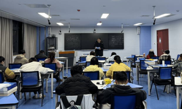 一手抓核心素质既让学生有接受智
